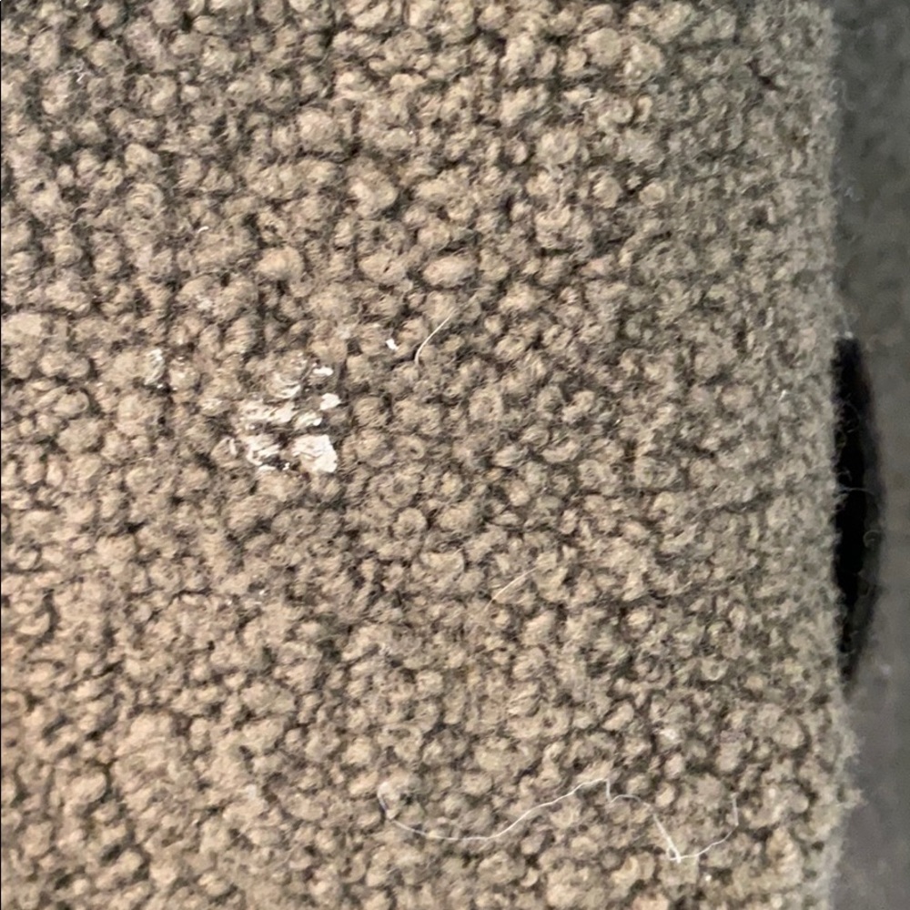 VINCE SWEATER. - Picture 3 of 4